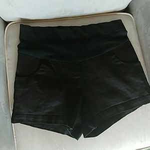 Maternity small shorts, black